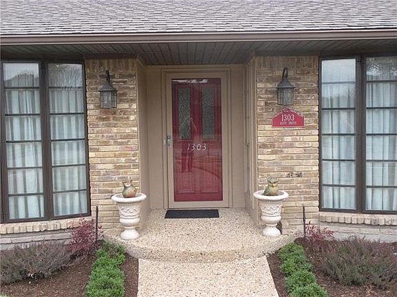 2nd image of 1303 Alto Dr