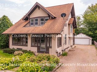 221 Broad St, Menasha, WI 54952