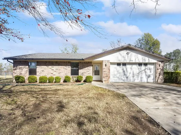 2415 W Meadow Dr, Rogers, AR 72756