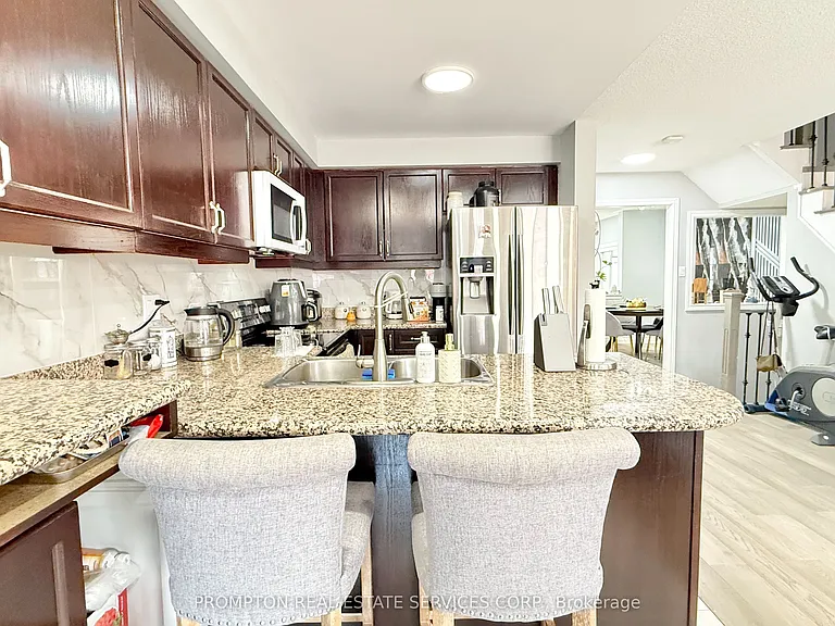 2037 Bur Oak Ave — Photo 11