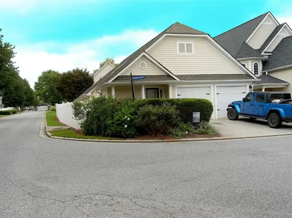536 Highland Falls Dr, Hiram, GA 30141