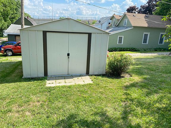 3rd image of 617 Oak Ln