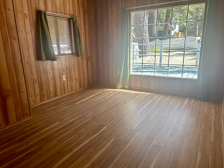 1698 Betty St — Photo 6