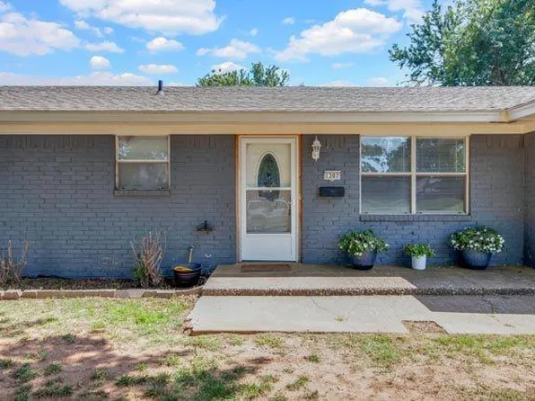 1307 W California Ave, Chickasha, OK 73018