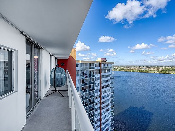 2nd image of 1301 NE Miami Gardens Dr #1816