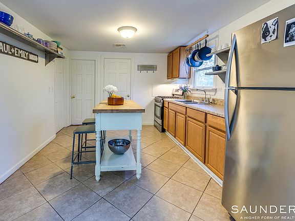 5th image of 30 Grove St