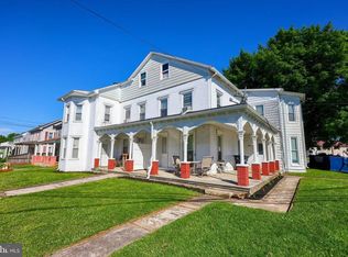 202 Maple St #2, Gordonville, PA 17529
