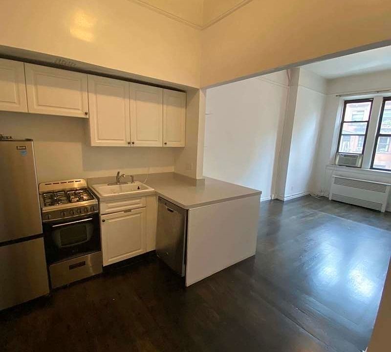 1st image of 240 W 72nd St #2AA