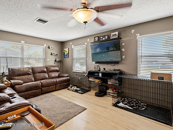 5th image of 4555 Cynthia Ln