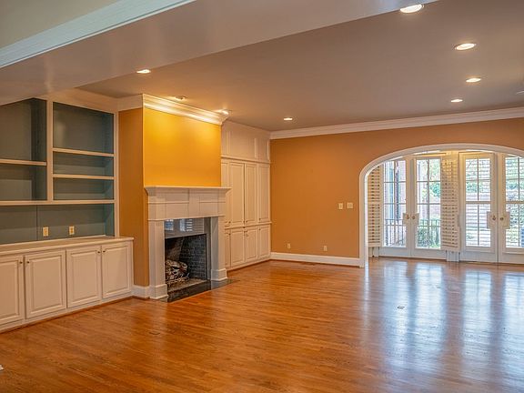 5th image of 523 Close Ln
