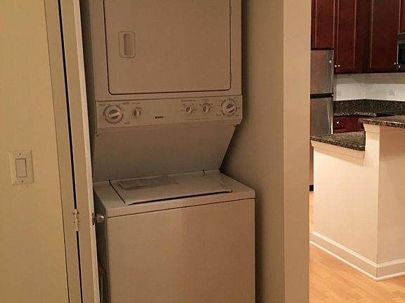 5th image of 1901 S Calumet Ave Unit 709