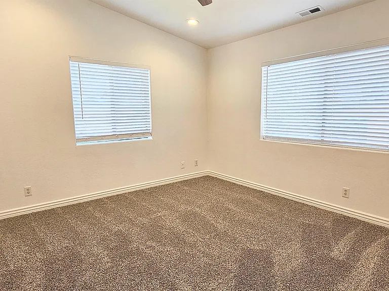 1471 E Payton Way — Photo 14