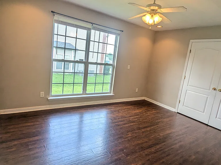 1704 Chris Dr — Photo 18