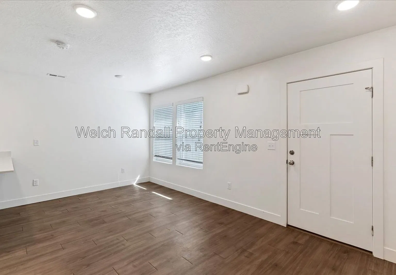 3 bed, 2.5 bath, 1243 sqft, $1,645 — Photo 2