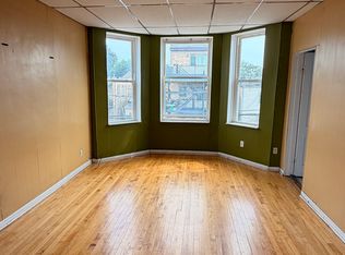 927 S Claremont Ave #2S, Chicago, IL 60612