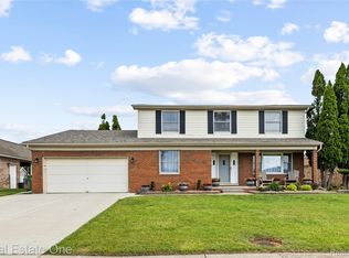 17300 Timothy Dr, Southgate, MI 48195