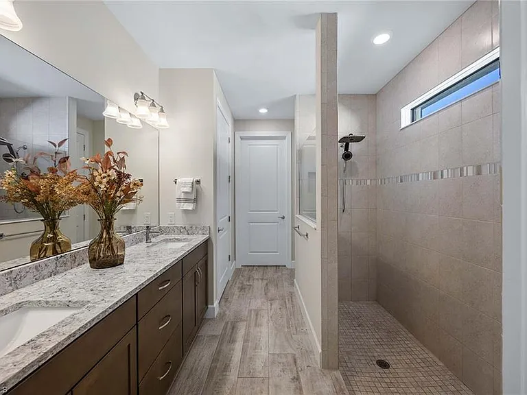 6767 Pennyroyal Dr — Photo 22