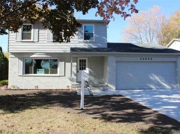20698 Coachwood Rd, Riverview, MI 48193