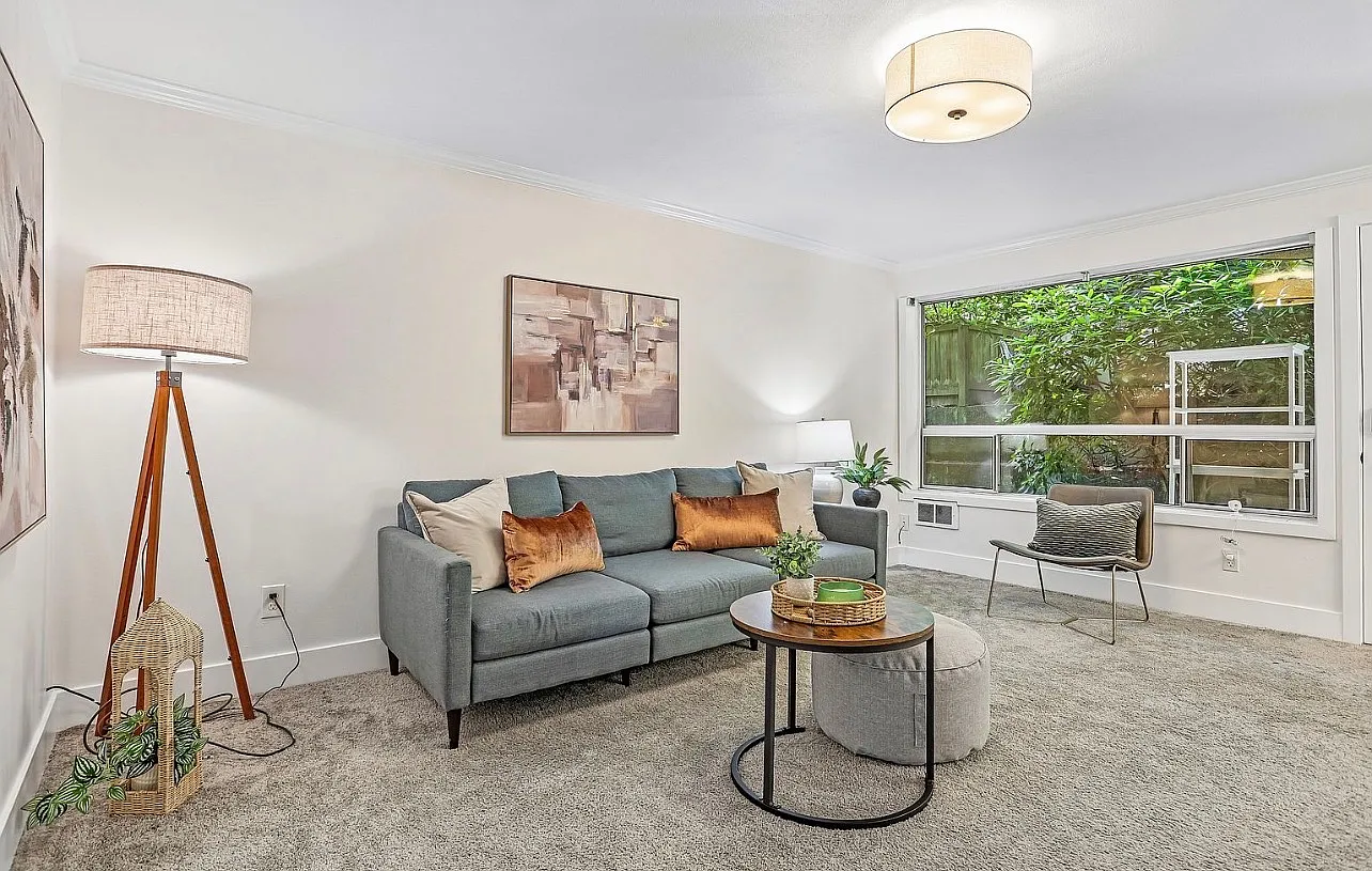 2 bed, 744 sqft, $2,295 — Photo 3