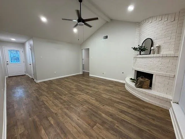 3 bed, 2.0 bath, 1234 sqft, $2,000 — Photo 4
