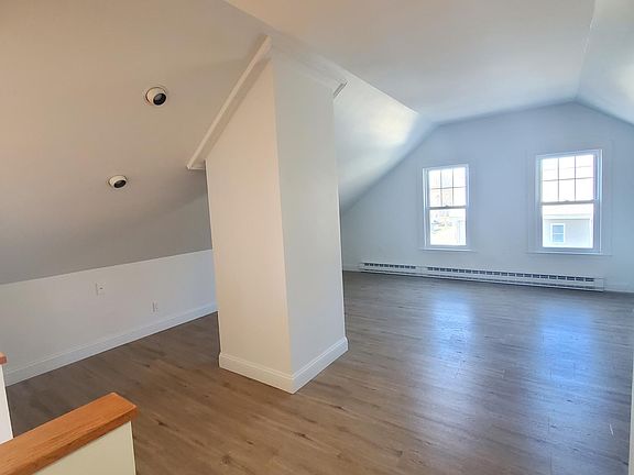 3rd image of 219 Broadway Floor 3