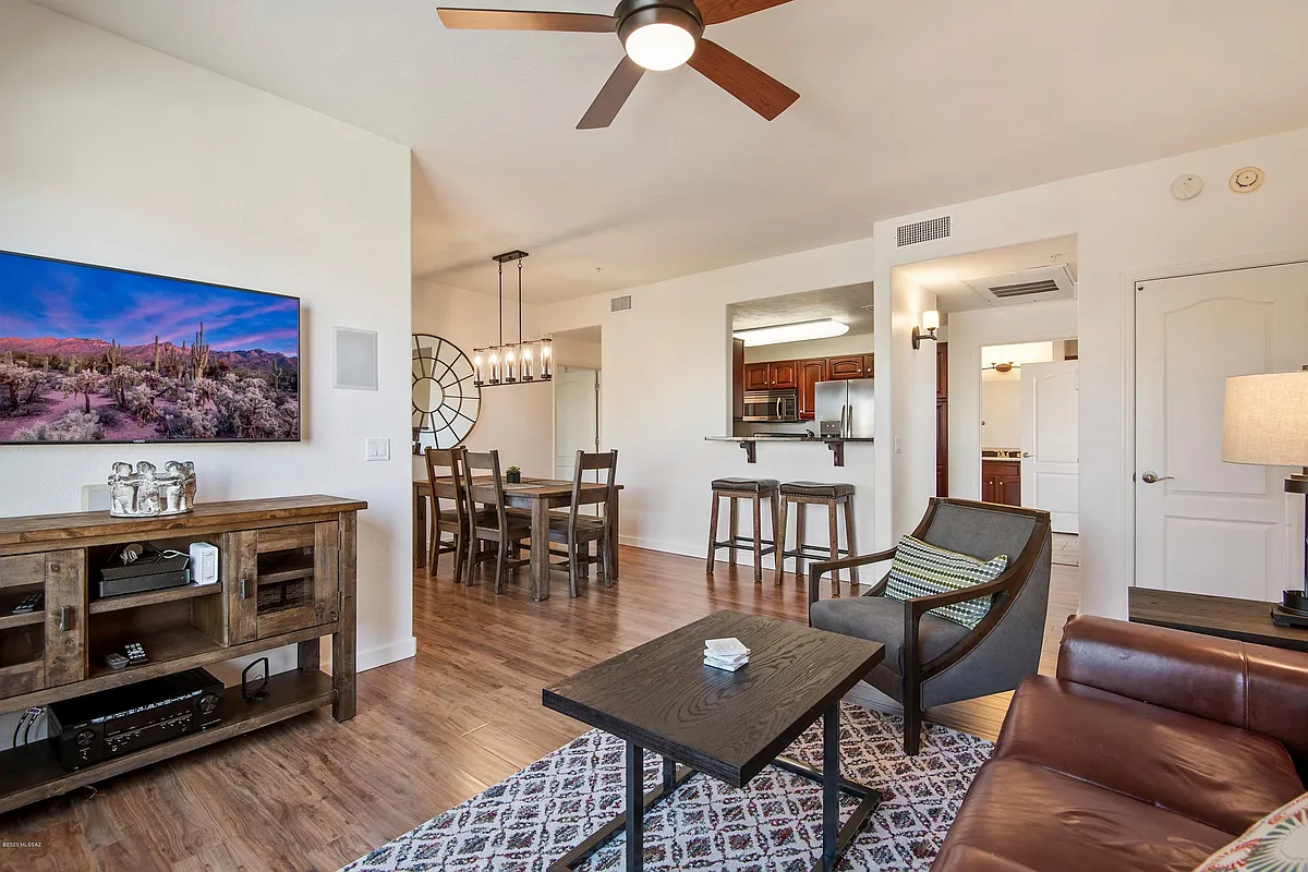 Building Photo - 2550 E River Rd #13306