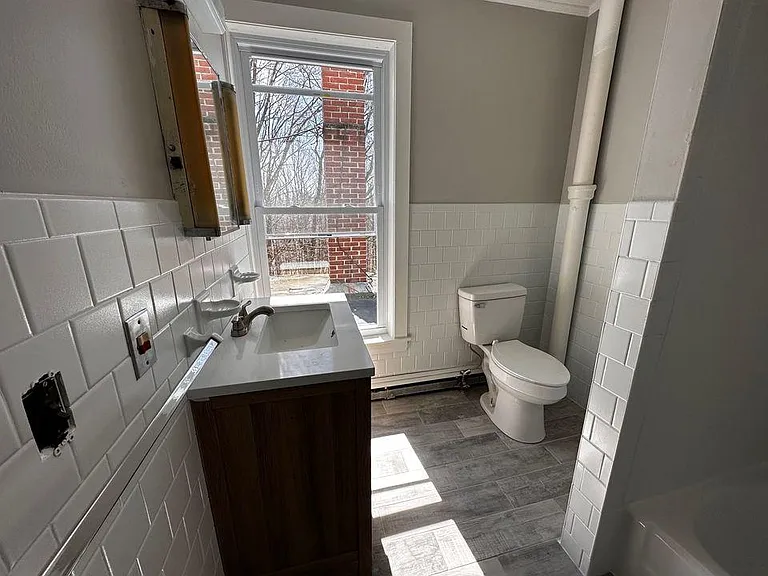 24A W High St #24A — Photo 5