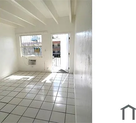 1405 NW 2nd Ct — Photo 8