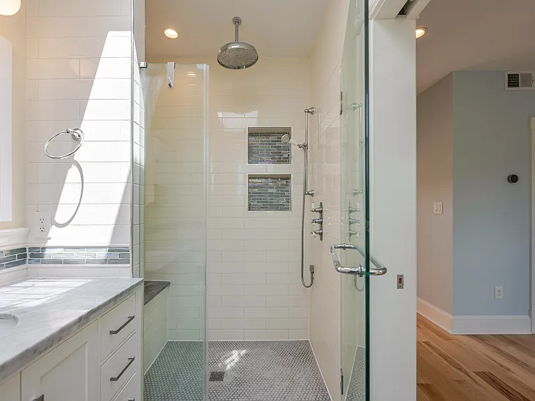 1234 E St NE — Photo 75