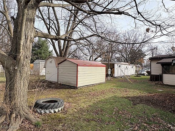 4th image of 2333 Ivy Way NE