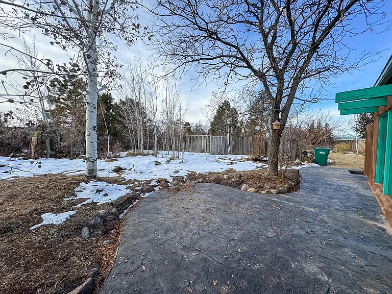 519 Este Es Rd — Photo 43