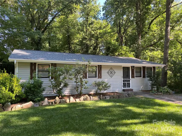 20 Singing Pines Dr, Candler, NC 28715