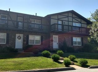 2710 Mary Ave, Brentwood, MO 63144