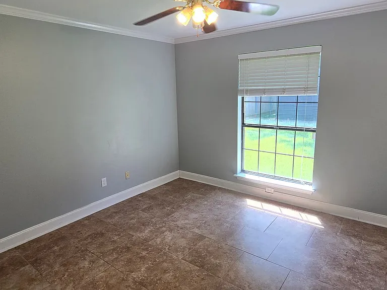 500 Northpark Dr — Photo 8