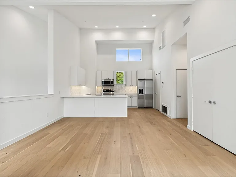 6144 Oram St #5 — Photo 16