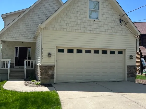 36792 N Hickory Ct, Ingleside, IL 60041