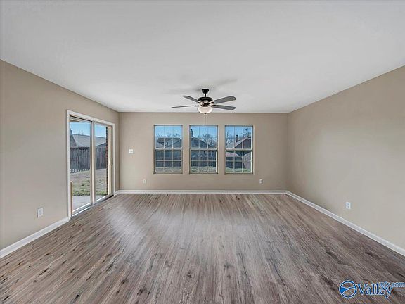4th image of 611 Cove Water Ln NW
