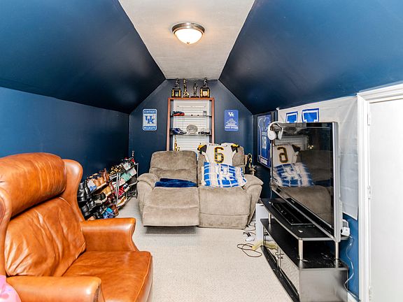 5th image of 392 Masterson Station Dr