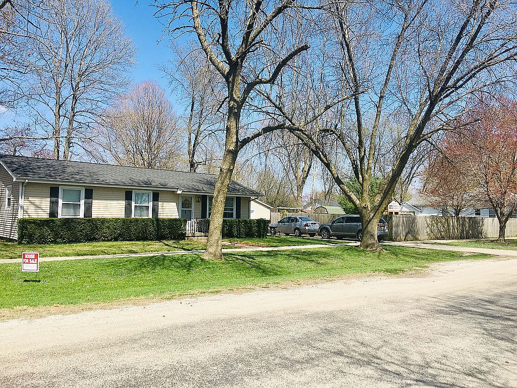 808 Anne St, Illiopolis, IL 62539 Zillow