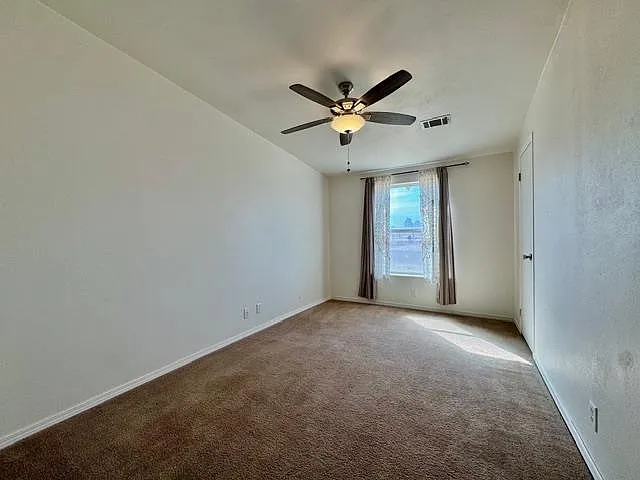 2401 W Covey Ln — Photo 15