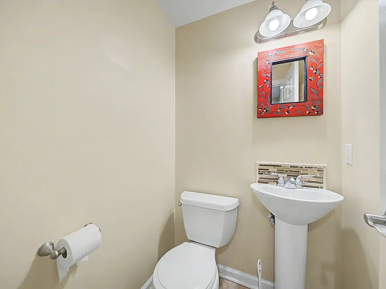 34 Esmond Pl — Photo 23