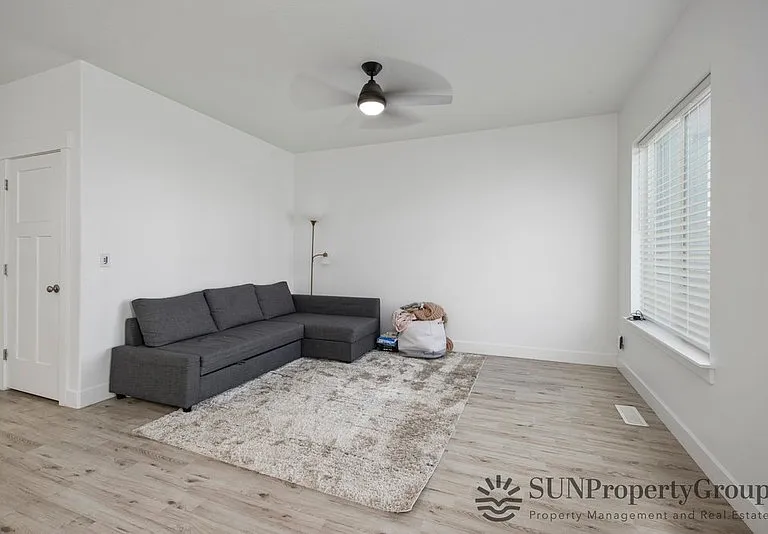 288 W 730 N — Photo 4