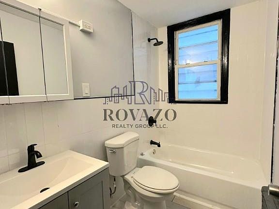 4th image of 67 Isabella Ave Floor 2