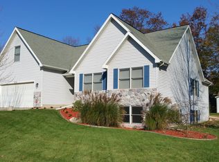 6724 Highmeadow Dr SW, Byron Center, MI 49315