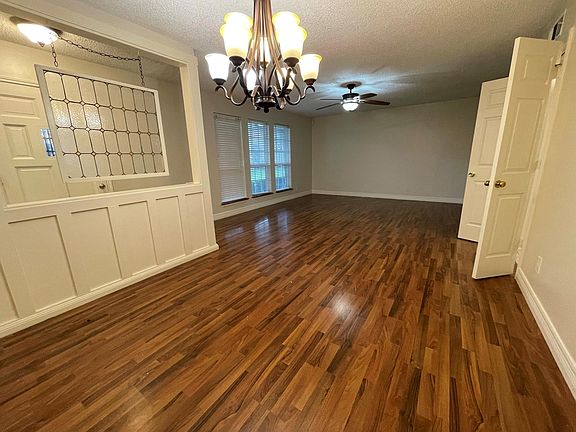 4th image of 2272 Shadowdale Dr #319