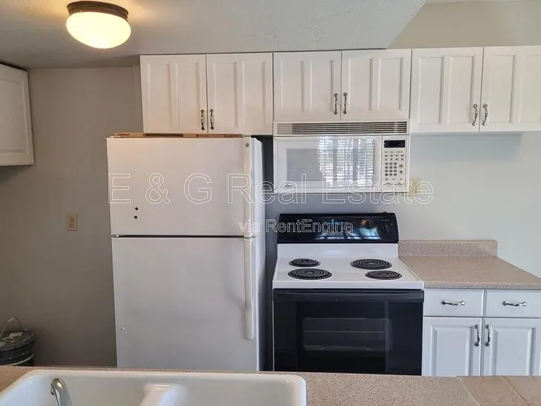 17019 E Calle Del Oro #D — Photo 11