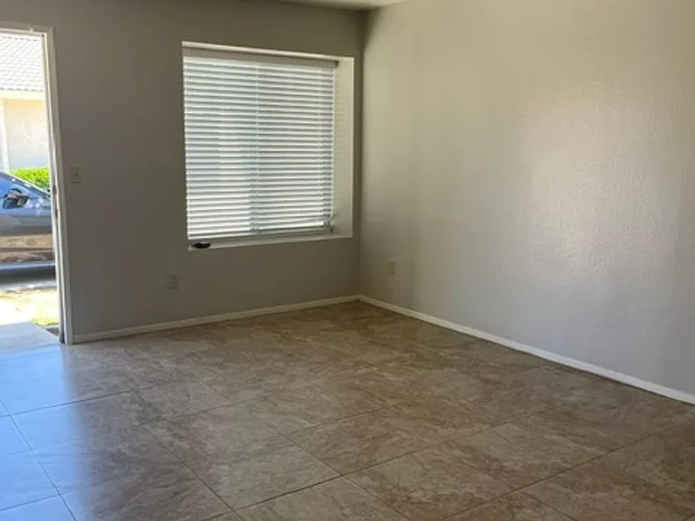 3104 Brookfield Loop — Photo 2