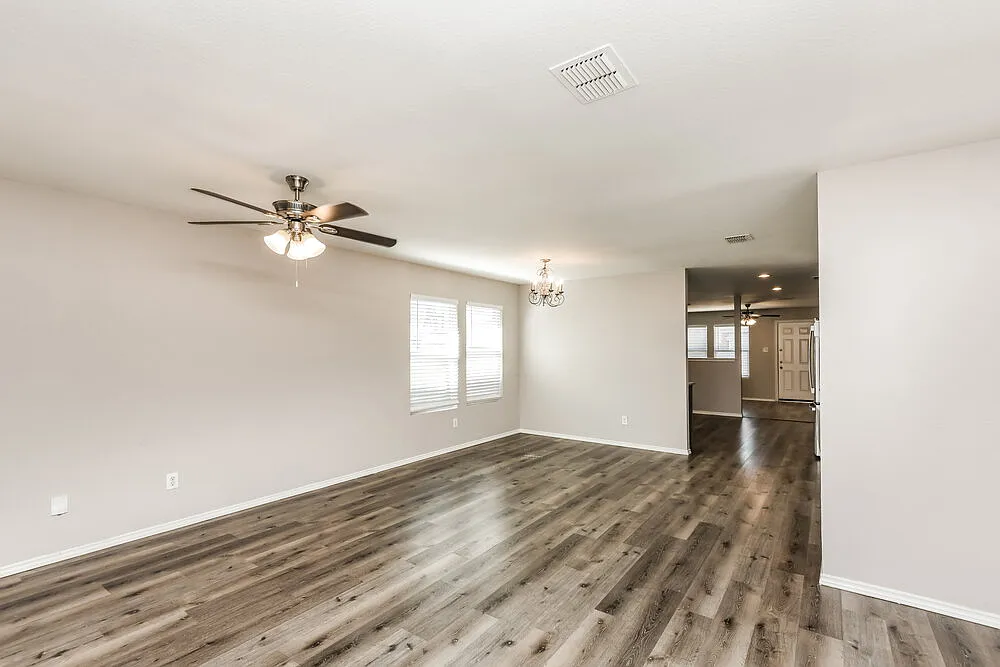 4 bed, 2.0 bath, 2085 sqft, $2,415 — Photo 3