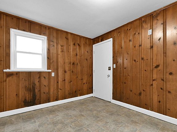 3rd image of 478 Clarendon Ave #478