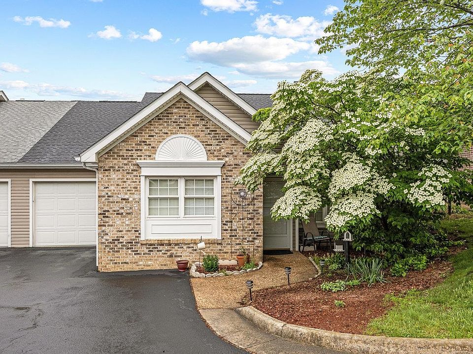 1st image of 127 Emerald Dr